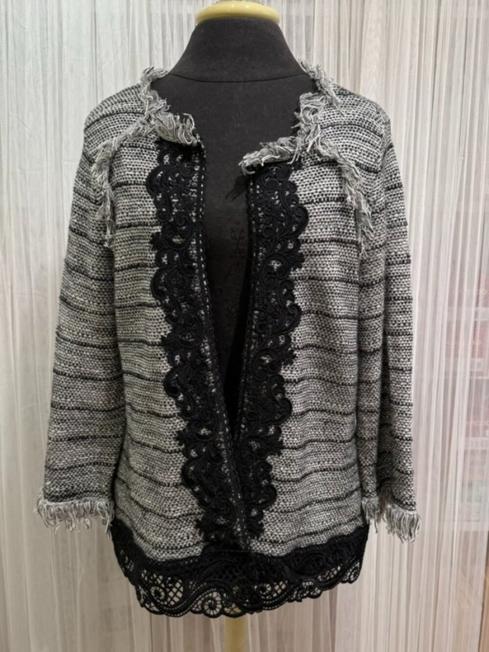 Chico’s Women’s Open Front Black Lace Trim Tweed Cardigan Jacket Size 2 L Artsy